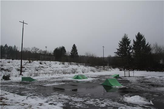 In wenigen Wochen, nach der Schneeschmelze, soll mit der Modernisierung des Skaterplatzes in Braunlage begonnen werden, kündigt Bürgermeister Wolfgang Langer an. Foto: Eggers