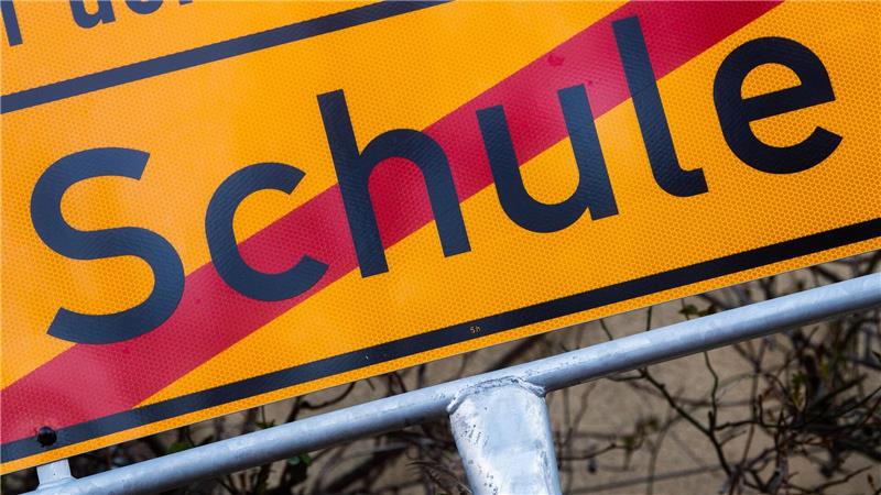 In zahlreichen Orten in Niedersachsen fällt wegen des Wetters die Schule aus. (Symbolbild)