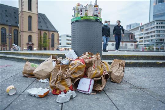 In Tübingen wird seit Anfang 2022 für Einweggeschirr und Einwegverpackungen eine Gebühr fällig.