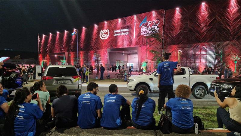 Indigene Aktivisten stürmen Klimakonferenz Indigene Aktivisten haben den Veranstaltungsort des Weltklimagipfels gestürmt.