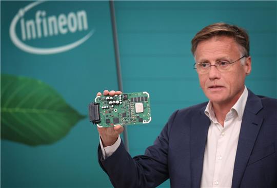 Infineon-Chef Jochen Hanebeck bei der Vorstellung der Geschäftszahlen in München.