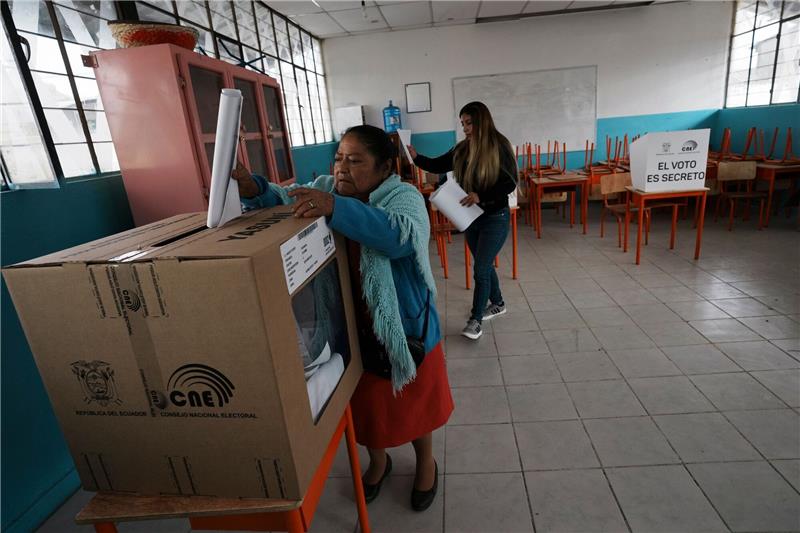 Präsidentenwahl in Ecuador: Stichwahl im Oktober? Inmitten eines Amtsenthebungsverfahrens gegen ihn hatte Präsident Lasso im Mai das Parlament aufgelöst. Für den Zeit der Legislaturperiode bis 2025 müssen nun der Präsident und die Abgeordneten der Nationalversammlung neu gewählt werden.