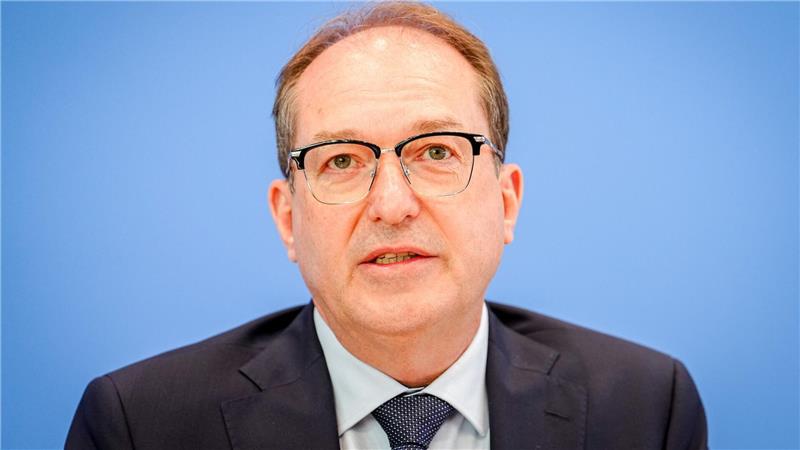 Innenminister Alexander Dobrindt setzt auf eine höchstrichterliche Klärung vor dem EuGH. (Archivbild)