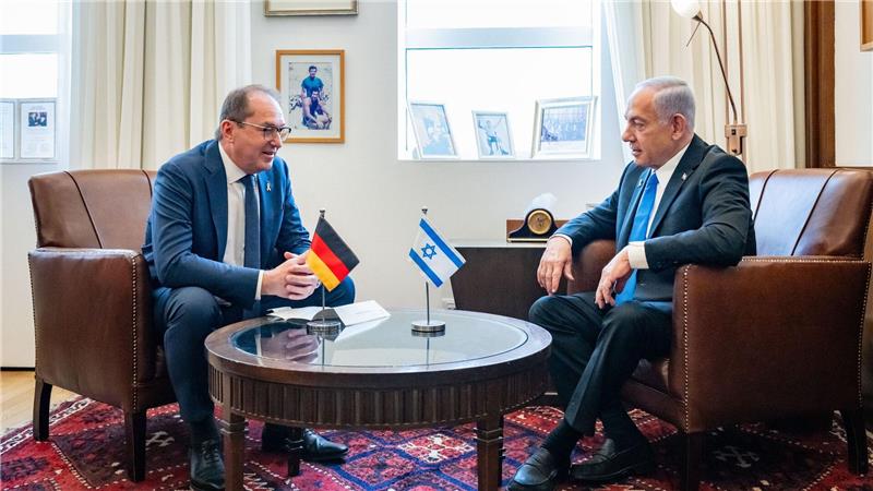 Dobrindt bei Netanjahu: Unterstützung für Angriffe auf Iran Innenminister Dobrindt stellt sich hinter die Angriffe Israels auf die iranischen Atomanlagen