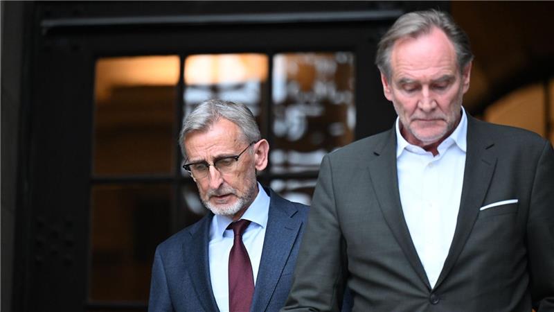 Innenminister und Oberbürgermeister zeigen sich tief bestürzt. 