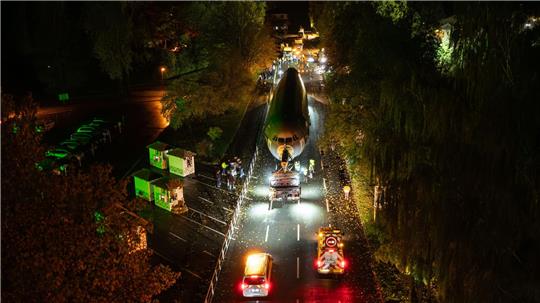 Bundeswehr-Airbus im Serengeti-Park angekommen Innerhalb von drei Nächten wurde der Flieger zum Safaripark in der Südheide gebracht.