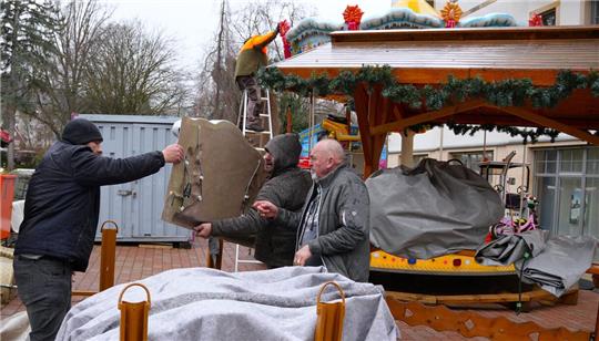 Innerhalb weniger Tage bauen die Zechs und ihre Helfer den Wintertreff wieder ab.