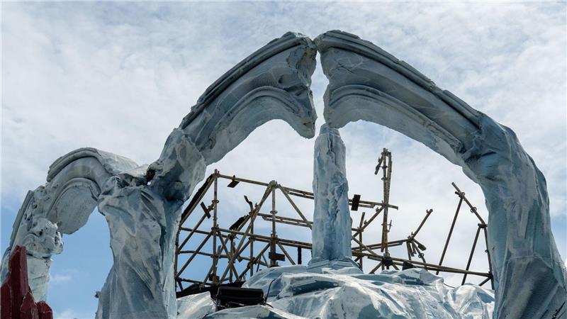 Tomorrowland startet nach Brand mit neuer Hauptbühne Innerhalb weniger Tage wurde eine alternative Hauptbühne errichtet.