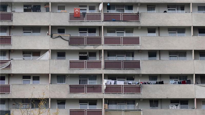 Insbesondere in Großstädten nimmt die Überlastung der Bevölkerung durch Wohnkosten zu. (Archivbild)