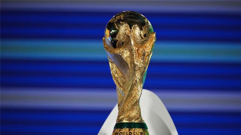 Insgesamt 48 Nationen spielen 2026 um den goldenen WM-Pokal.