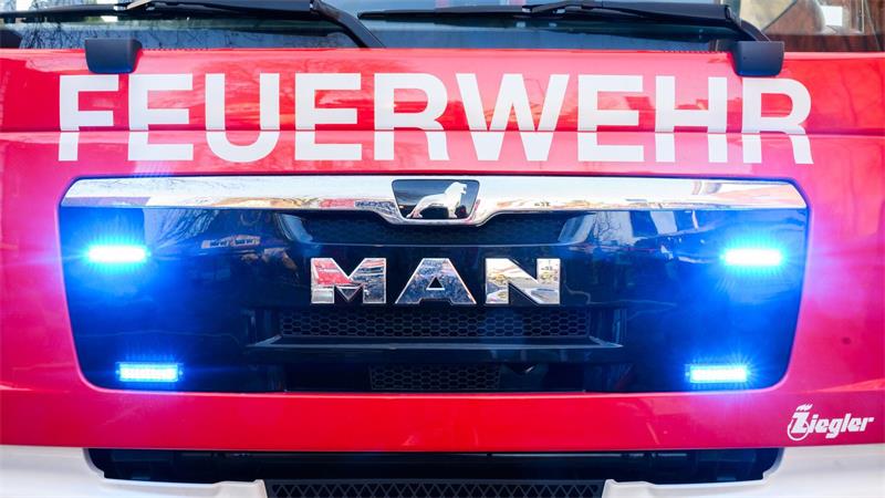 Insgesamt 69 Einsatzkräfte verschiedener Ortsfeuerwehren waren im Einsatz. (Symbolbild)