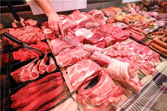 Insgesamt essen die Menschen in Deutschland weniger Fleisch.
