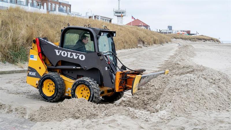 Wangerooge bereit für neuen Sand für den Badestrand Insgesamt fehlen am Badestrand der Insel in diesem Jahr rund 25.000 Kubikmeter Sand.