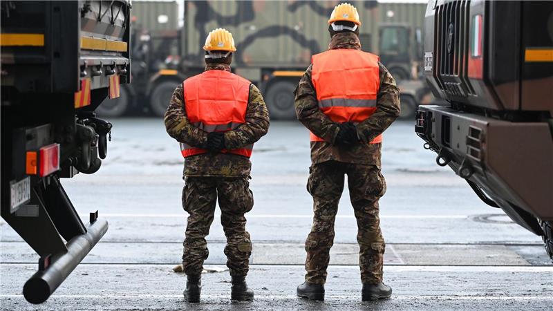 Nato beginnt Großmanöver in Deutschland und verlegt Truppen Insgesamt sind elf Nato-Länder an dem Manöver beteiligt.