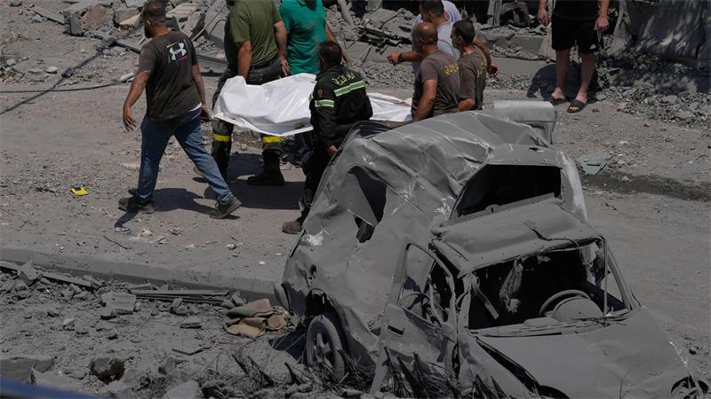 Weitere Eskalation im Südlibanon - Verhandlungen in Gefahr? Insgesamt waren am Samstag bei zwei israelischen Luftangriffen im Südlibanon nach Angaben des Gesundheitsministeriums in Beirut mindestens elf Menschen getötet und 19 verletzt worden.