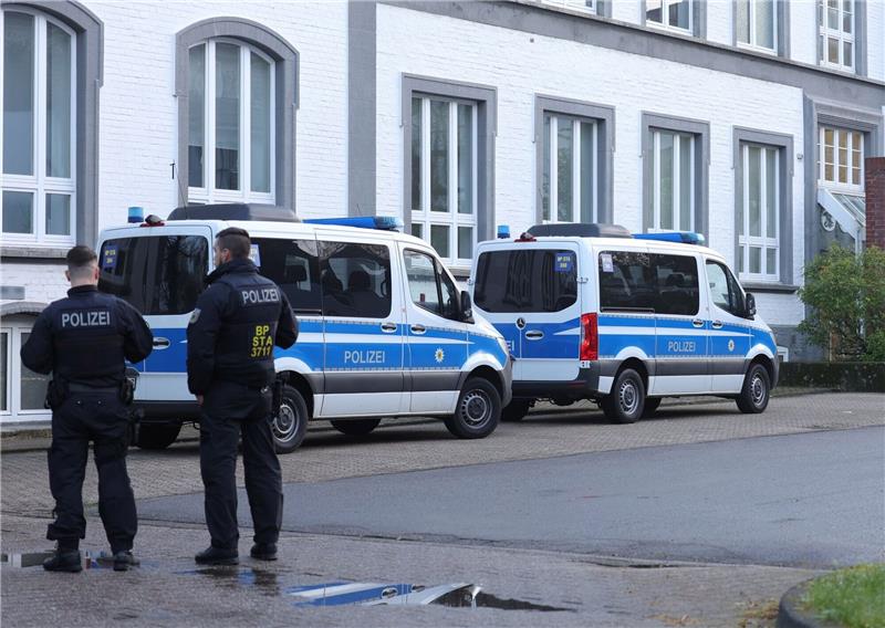 Großrazzia gegen Schleuser in acht Ländern Insgesamt waren bei dem Einsatz mehr als 1000 Beamte der Bundespolizei und der Staatsanwaltschaft beteiligt.