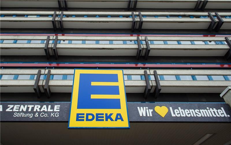 Streit von Edeka mit Markenartiklern hält an Insgesamt waren im Jahr 2022 fast 409.000 Menschen beschäftigt - 4000 mehr als im Jahr zuvor.