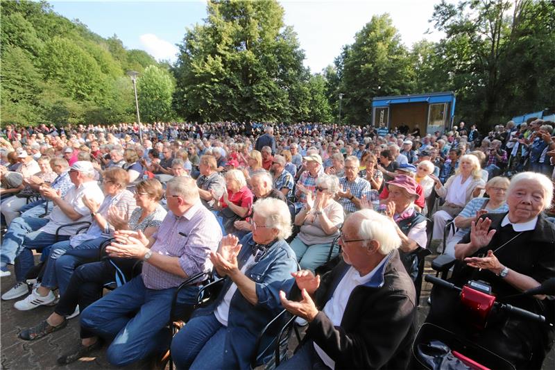 Chef-Choleriker schaut als Heinz Erhardt auf der Laga vorbei Insgesamt zählen die Laga-Verantwortlichen bis Mitte Oktober rund 425.000 Besuche auf dem Areal. Einer der Publikumsmagneten: der Heinz-Erhardt-Abend.