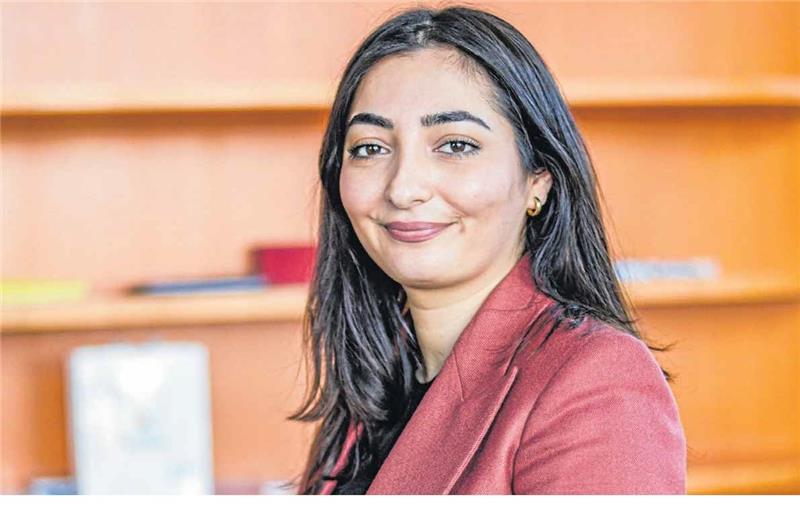 Integrationsbeauftragte mit eigener Fluchtgeschichte: Reem Alabali-Radovan (31). Foto: Maurizio Gambarini/Funke Fs