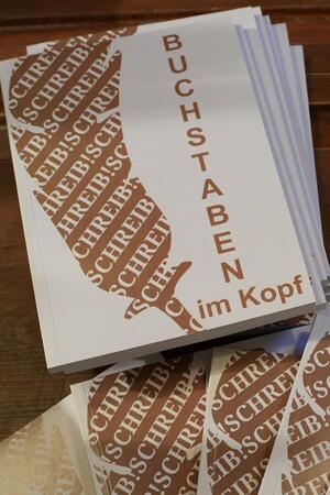 Das sind die Gewinner des Bad Harzburger Schreibwettbewerbs Interessierte können „Buchstaben im Kopf“ ab sofort für 8 Euro in der Bücher-Heimat erwerben.