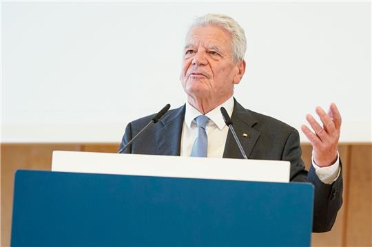 «Irritationen entstehen, wenn durch das Zögern der Regierung nicht nur die Chancen der Ukraine geringer werden, sondern die Bedrohung der freien Welt größer wird»: Alt-Bundespräsident Joachim Gauck.