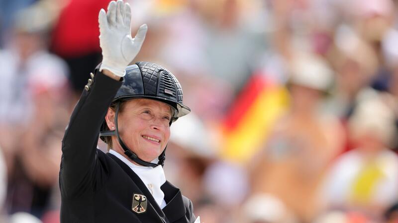 Wieder Gold für Dressur-Team: Werth mit Olympia-Rekord Isabell Werth gewinnt mit dem deutschen Team Gold in der Dressur.