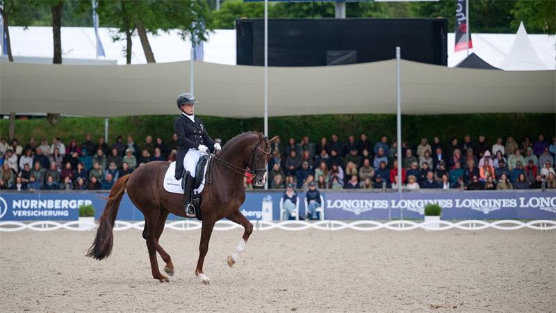 Isabell Werth ritt mit Viva Gold beim Grand Prix in Hagen auf Platz zwei. (Archivbild)