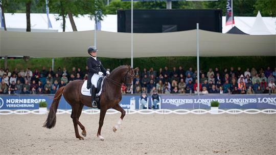Isabell Werth ritt mit Viva Gold beim Grand Prix in Hagen auf Platz zwei. (Archivbild)