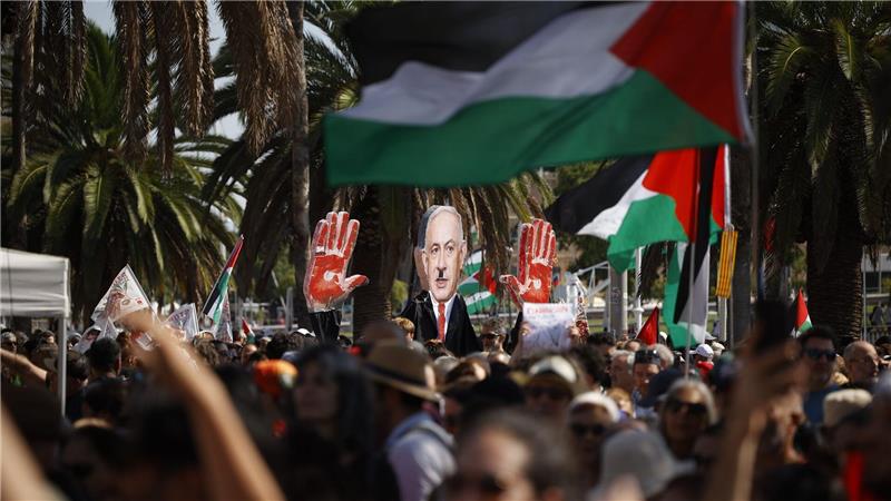 Nach Sturm-Unterbrechung: Gaza-Hilfsflotte wieder auf See Israel hat Versuche, die Blockade zu durchbrechen, stets verhindert.