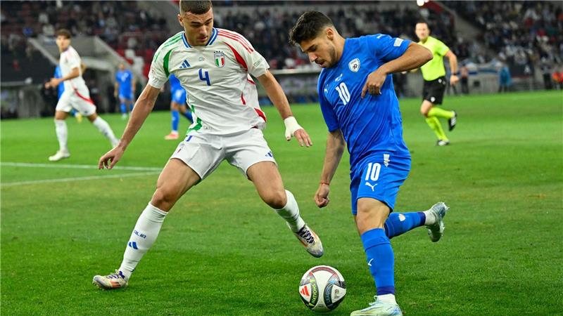Norwegen gegen Israel: Brisanz überlagert Fußball-Freude Israel mit Manor Solomon (r) hat noch Chancen auf die WM-Teilnahme.
