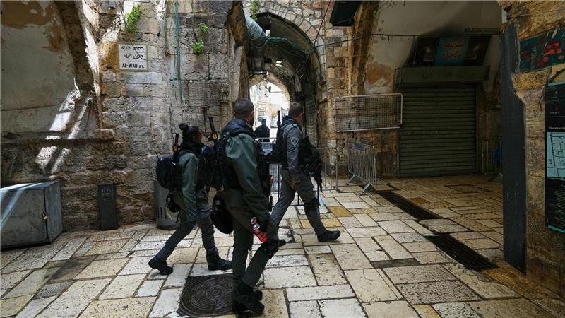 Iran stoppt Containerschiffe - Warnung vor neuer Eskalation Israel steht weiterhin aus dem Iran unter Beschuss.