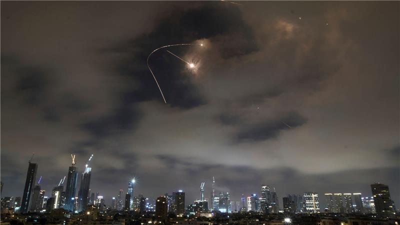 Israel greift im Iran Werk für Uran-Zentrifugen an Israel und der Iran greifen sich weiter gegenseitig an.