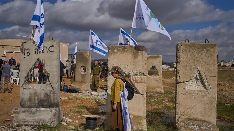 Israelische Siedler bei der Einweihung einer neuen Siedlung im Westjordanland. (Archivbild)