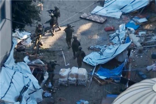 Israelische Soldaten in der Nähe des Schifa-Krankenhauses in Gaza-Stadt.