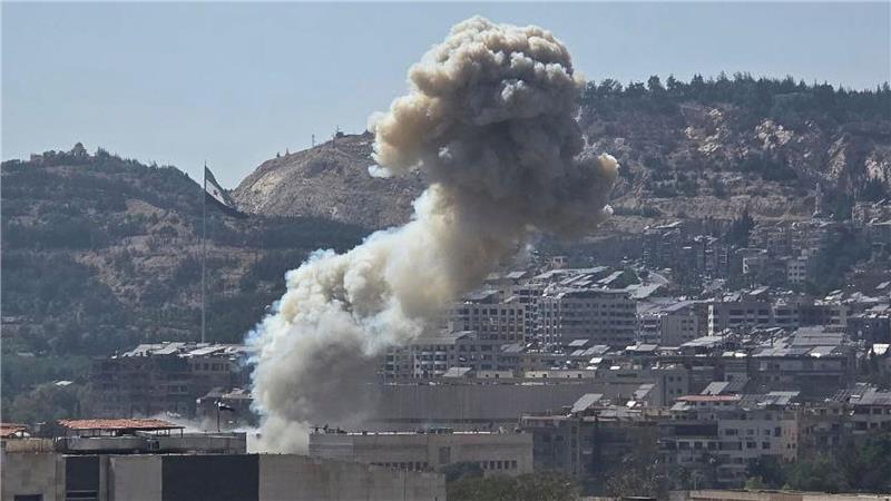 Israel greift Syriens militärische Führung in Damaskus an Israels Armee greift nach tagelanger Gewalt im Süden Syriens Ziele in Damaskus an.