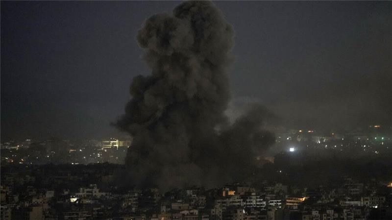 Israel macht Druck vor G20-Gipfel - Proteste in Tel Aviv Israels Armee greift weiter Ziele im benachbarten Libanon an.