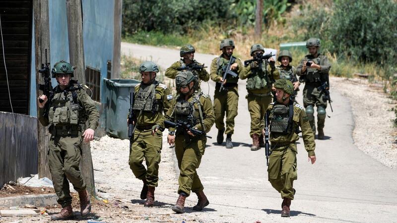 UN-Sicherheitsrat unterstützt Plan für Waffenruhe Israels Armee steht wegen ihres Vorgehens im Gazastreifen und der hohen Zahl ziviler Opfer international stark in der Kritik.