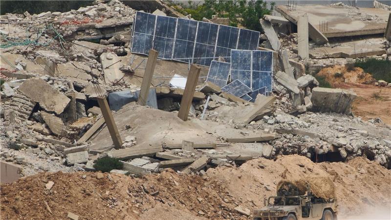 Israels Premier ordnet eine Ausweitung der Sicherheitszone im Südlibanon an. 