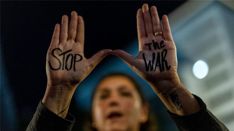 Israel macht Druck vor G20-Gipfel - Proteste in Tel Aviv Israels Regierung wird vorgeworfen, einen Geisel-Deal aus politischen Motiven zu verschleppen.