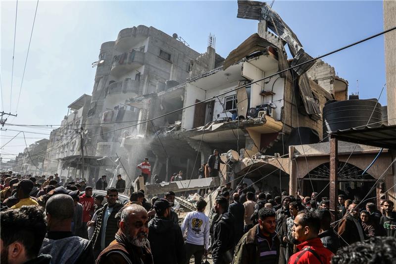 Israels Regierungschef will trotz der laufenden Verhandlungen über eine Waffenruhe die Pläne für eine Militäroffensive in Rafah zügig auf den Weg bringen.