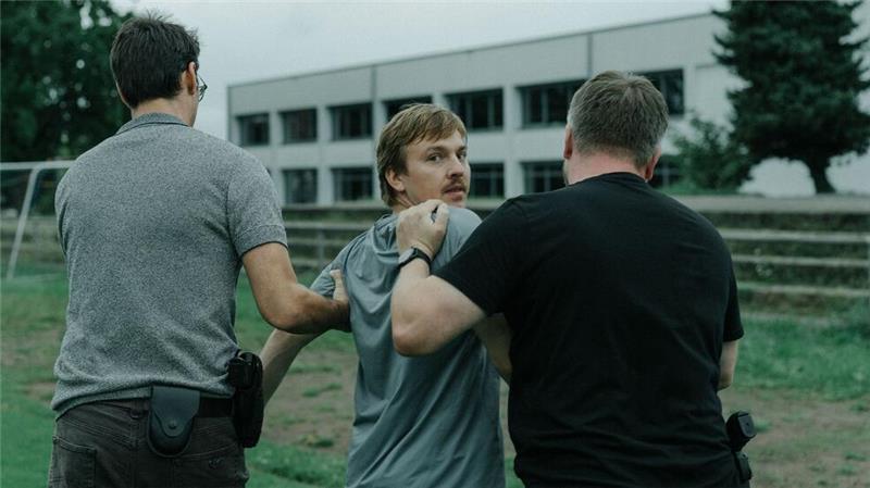 So arbeitet Polizei in Wirklichkeit - die Miniserie „Spuren“ Ist Tobias Berghoff wirklich der Mörder seiner Frau?
