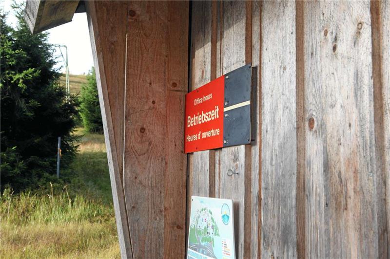 Letzte Chance für die Sonnenberglifte Ist die Betriebszeit abgelaufen? Derzeit herrscht am Sonnenhanglift am Sonnenberg die geplante „Sommerruhe“. Ob die Anlage im Winter wieder Skifahrer auf den Berg bringt, ist indes ungewiss. Fotos: Bruns