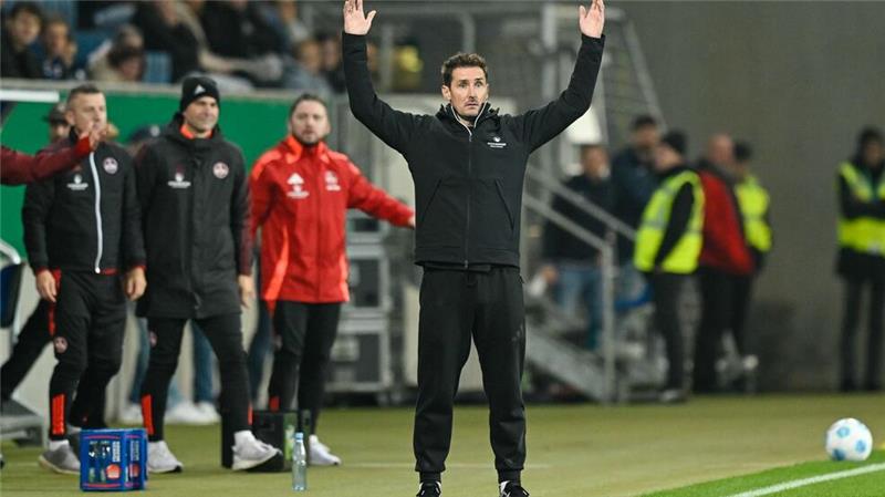 Viel Ärger im DFB-Pokal: Ohne VAR ist auch nicht gut Ist ein Fan des VAR: Nürnbergs Trainer Miroslav Klose.