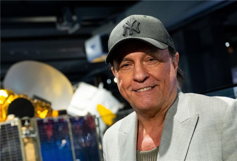 DFB-Torhymne „Major Tom” nach 40 Jahren zurück in den Charts Ist mit "Major Tom" zurück in den Charts: Sänger Peter Schilling.