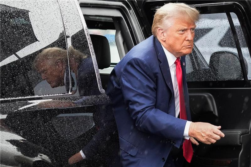 Genießt Trump Schutz vor Strafverfolgung? Ist zudem dem Gerichtstermin laut anwesender Presse persönlich erschienen: Donald Trump. (Archivbild)