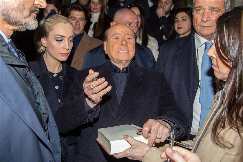 Italiens ehemaliger Ministerpräsident Silvio Berlusconi ist mit Kremlchef Wladimir Putin befreundet.