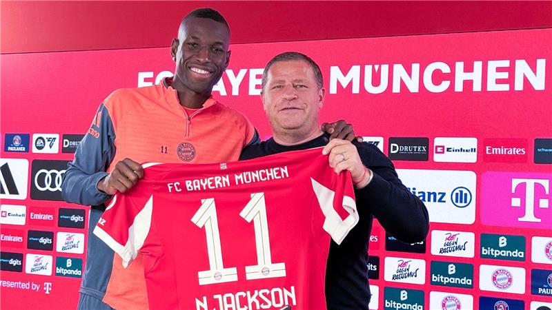 Nach Hoeneß-Sätzen: Kämpfer Eberl trotzt der „kalten Welt“ Jackson (l.) wird im Bayern-Trikot mit der 11 auflaufen.