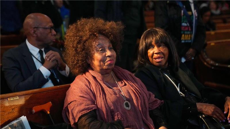 Jacqueline Jackson, die Ehefrau von Pastor Jesse Jackson, nimmt in Chicago an einer öffentlichen Trauerfeier teil.