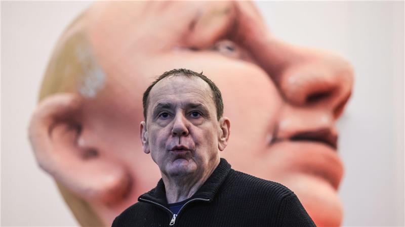 Jacques Tilly vor einer Putin-Figur. (Archivbild)