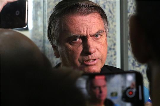 Jair Bolsonaro muss seinen Reisepass binnen 24 Stunden abgeben.